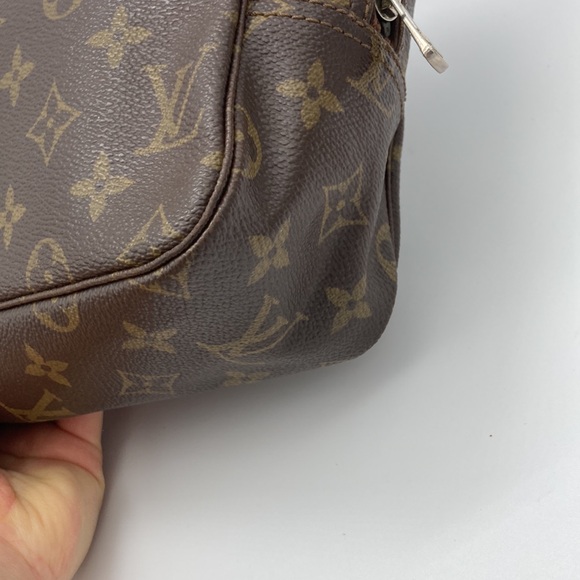 LOUIS VUITTON MONOGRAM TOILETRY TROUSSE 28 BAG - Picture 3 of 14